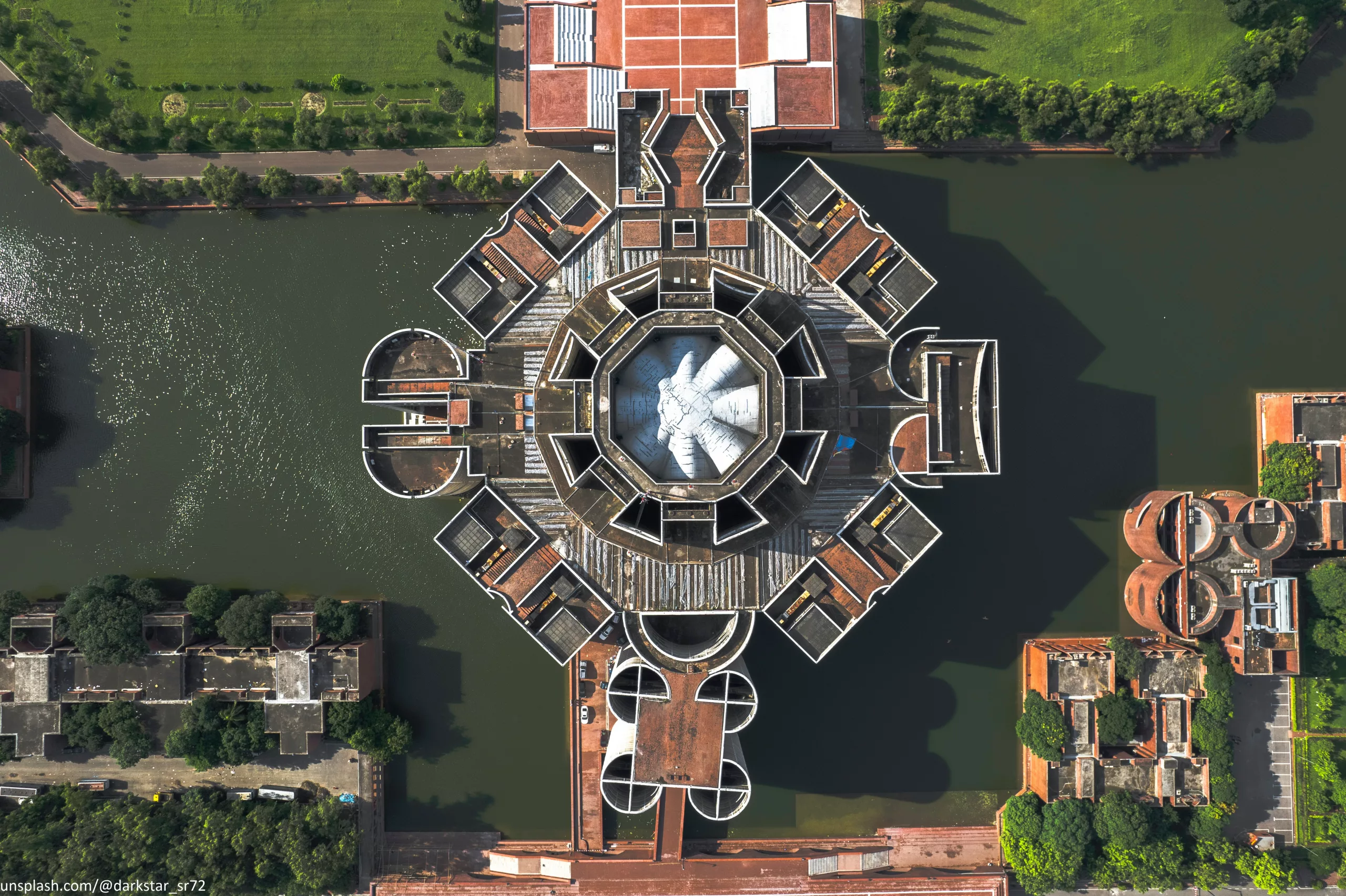 Une clé de maison ornée d