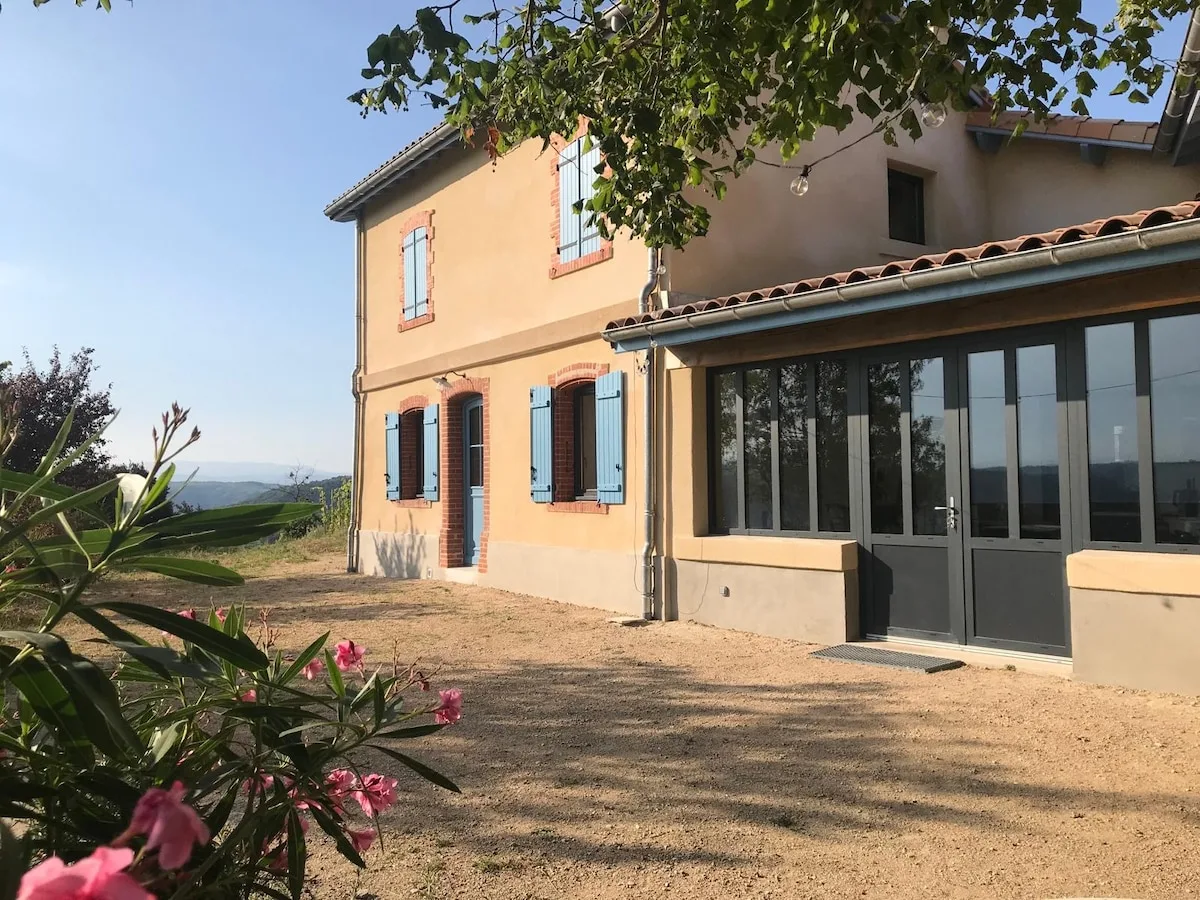 Location avec vue sur le Rhône et le vignoble à Crozes-Hermitage
